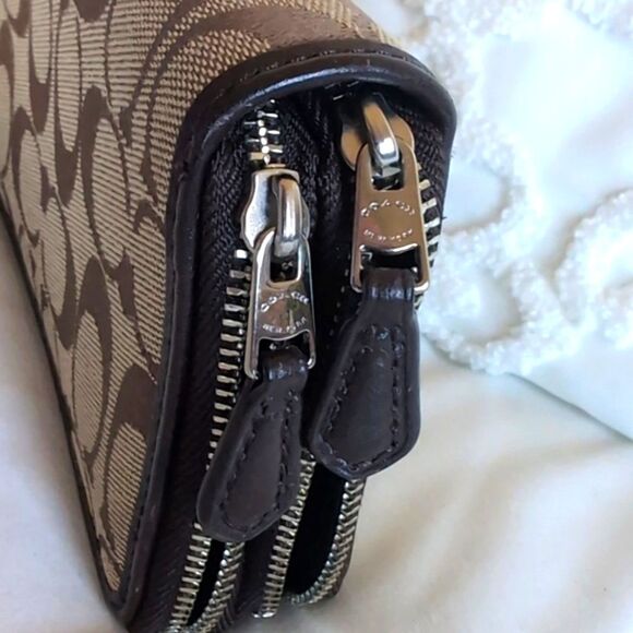 Coach 🤎 Brown Classic Signature Double Zip Around Wallet NWOT - Picture 4 of 14